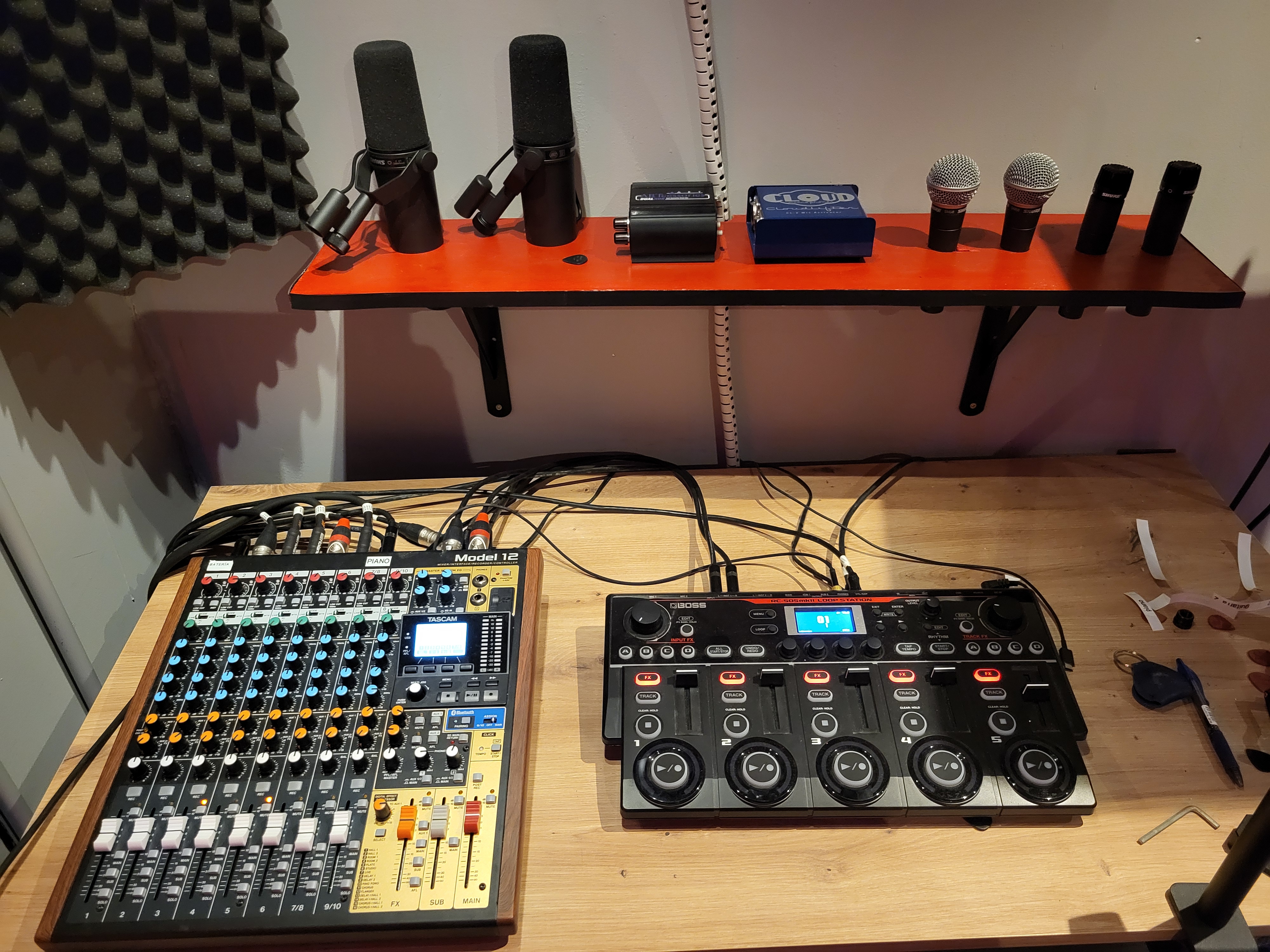 Mesa de mezclas del estudio